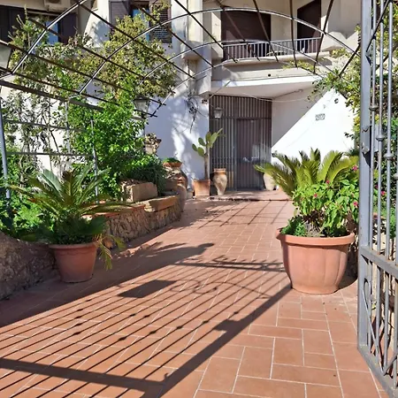 Апарт-отель Rochouse La Rotonda